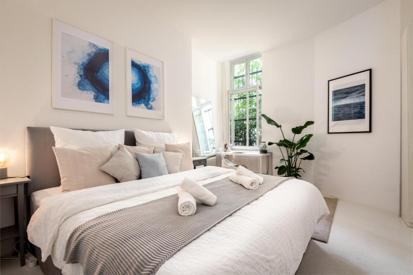Central Home With Fireplace Near Underground Berlin Bagian luar foto